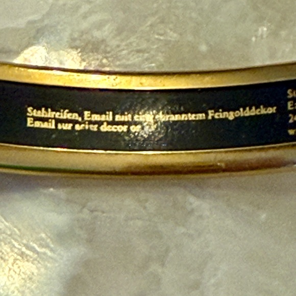 ❤️Michaela Frye gold enamel bangle - Picture 7 of 16